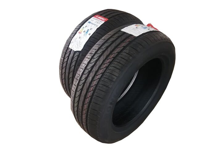 Universal Tyre 205-55r16